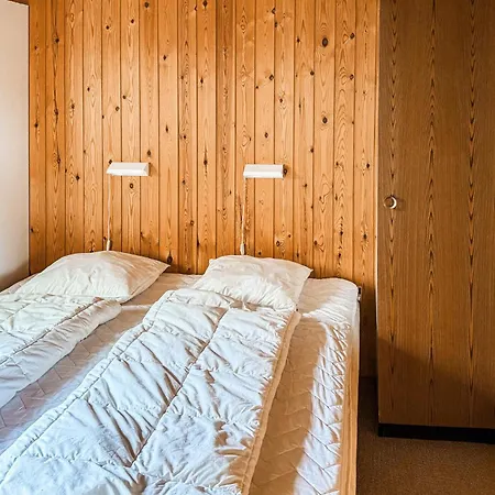 Сasa de vacaciones Three-bedroom In