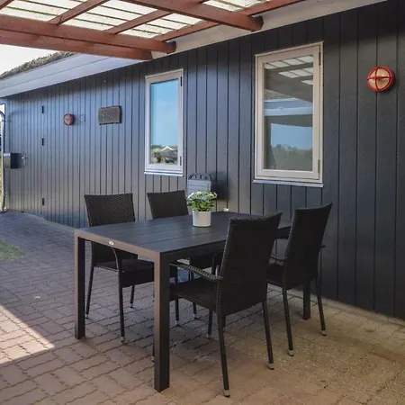 Three-bedroom In Vakantiehuis *