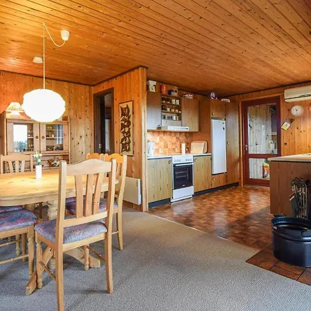 Σπίτι διακοπών Three-bedroom In *